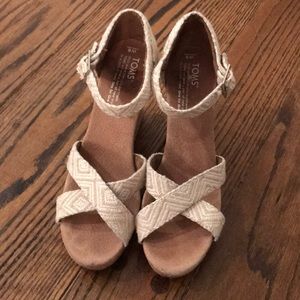 Toms Wedges Sz 8